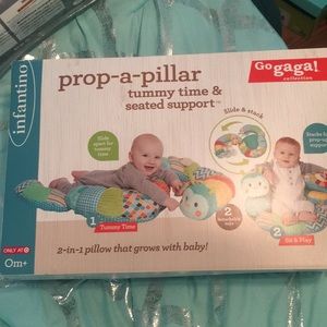 Infantino Prop-a-pillar